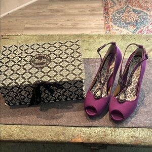 Hey Lady Purple Jeweled Peep-Toe Heels Size 9.5